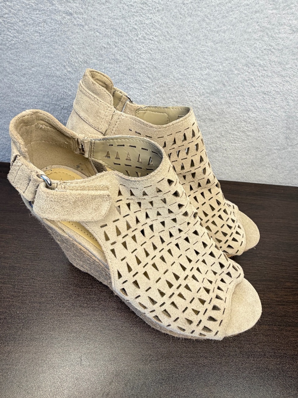 Marc Fisher Beige Suede Espadrille Wedge Sandals Size 10